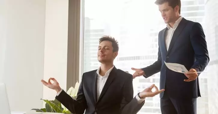 Tómese un descanso del trabajo para aumentar naturalmente la potencia.