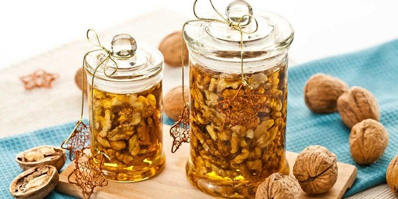 Nueces con miel un alimento saludable que puede aumentar la potencia masculina